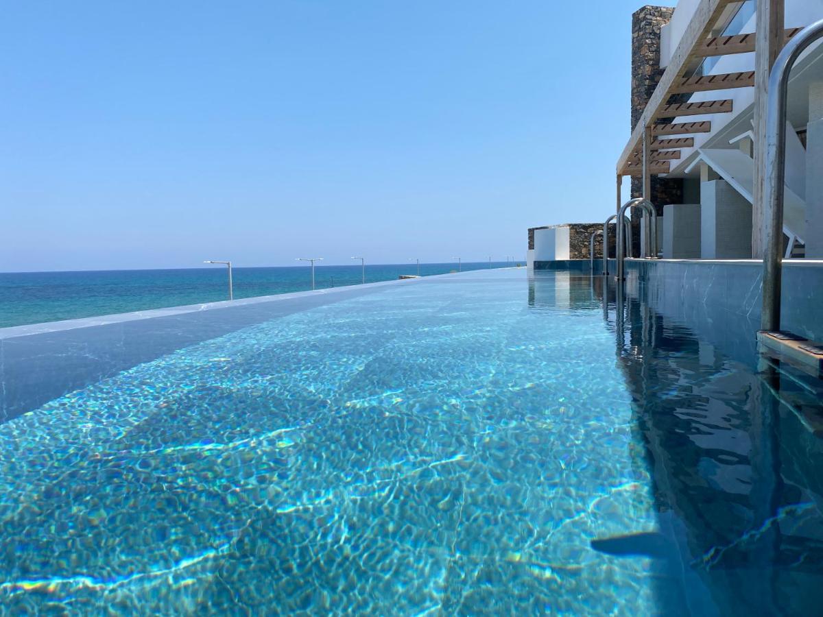 Cool Room Shared Infinity Pool,1010288941:JPEG