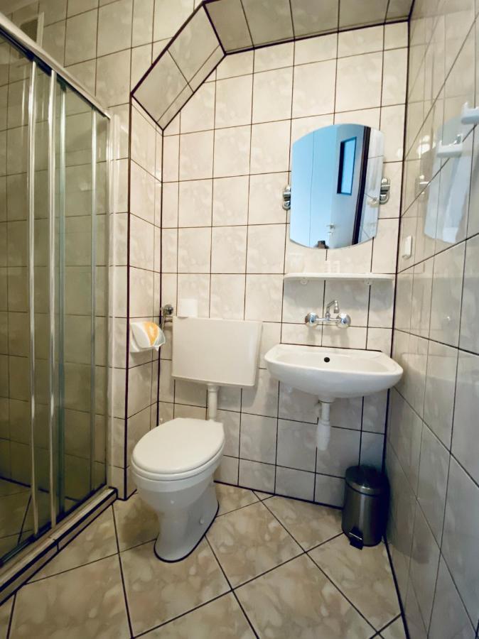 Standard Double or Twin Room,1012116175:JPEG