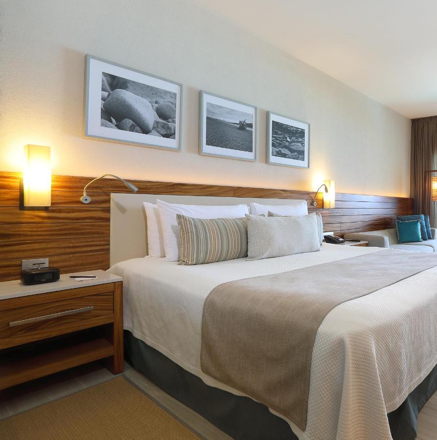 Deluxe Suite mit Kingsize-Bett am Meer