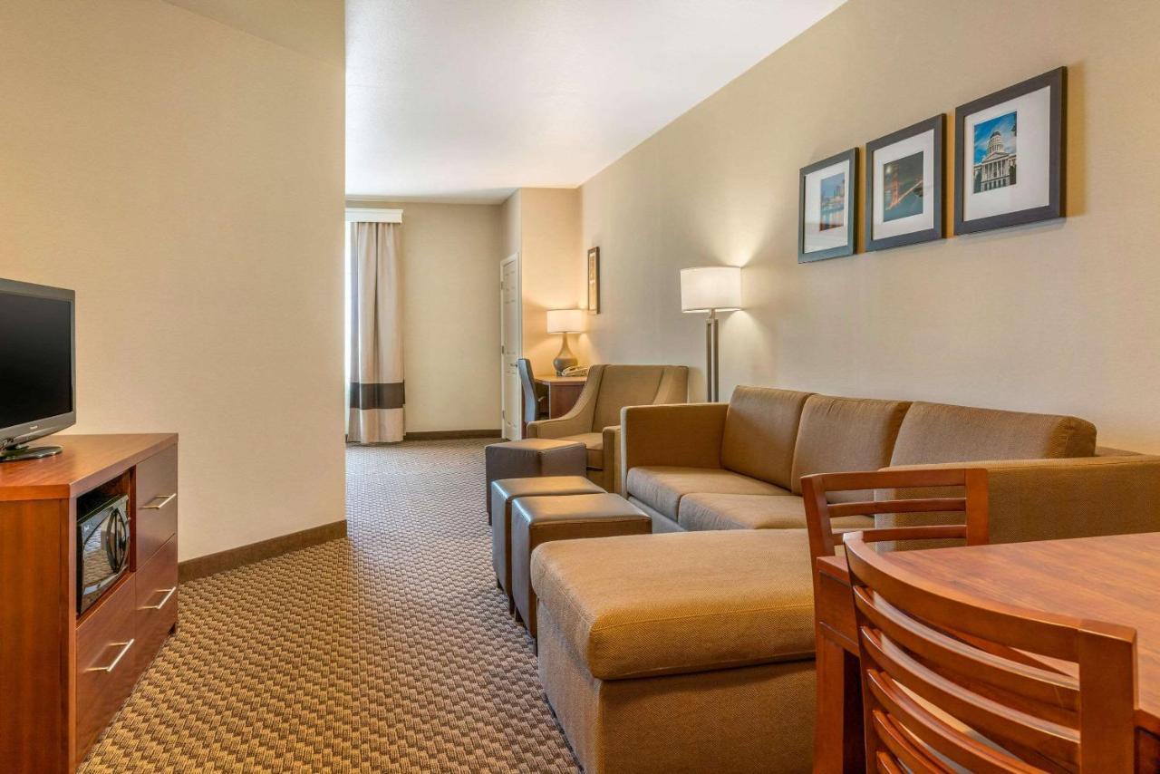 King Suite Non-Smoking