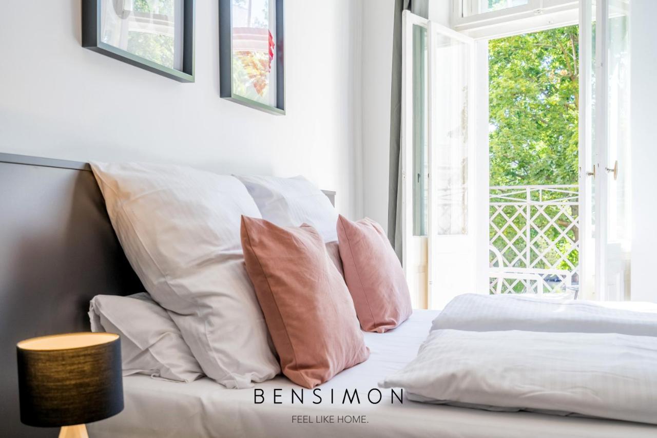 One-Bedroom Apartment Balcony,1036038874:JPEG