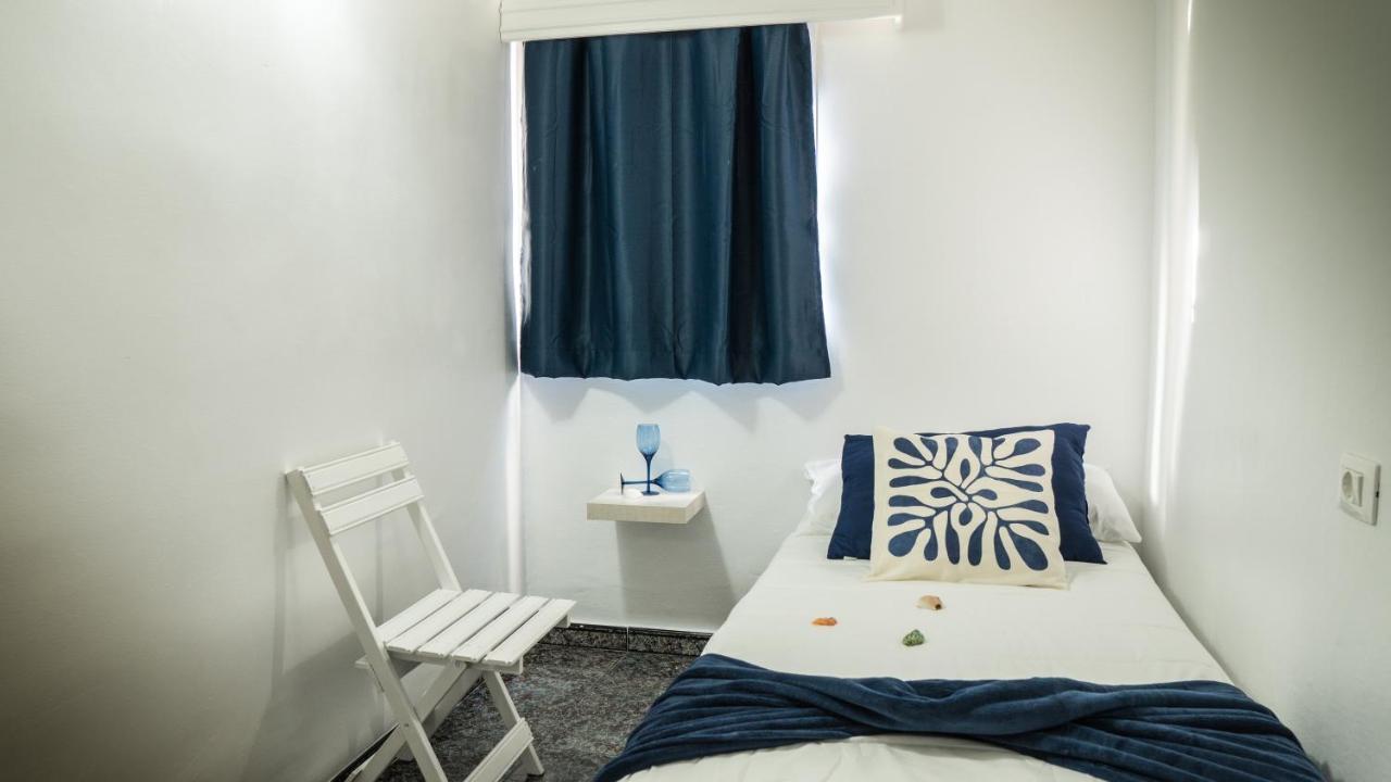 Single Room with Shared Bathroom,1115082399:JPEG