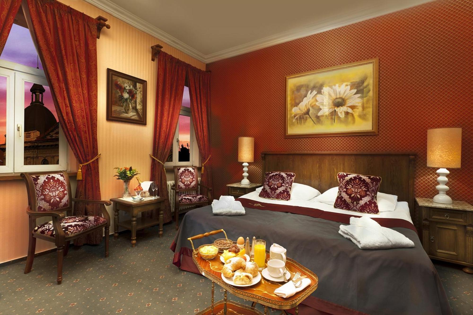 Deluxe Suite,108086157:JPEG