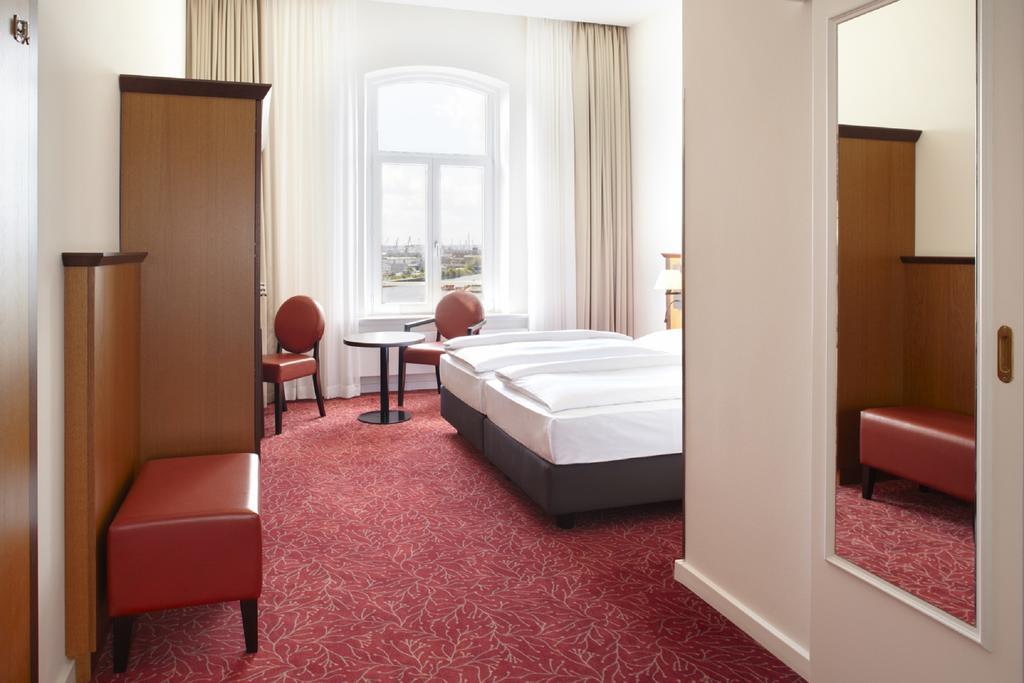Commander - Double Room,797441655:JPEG