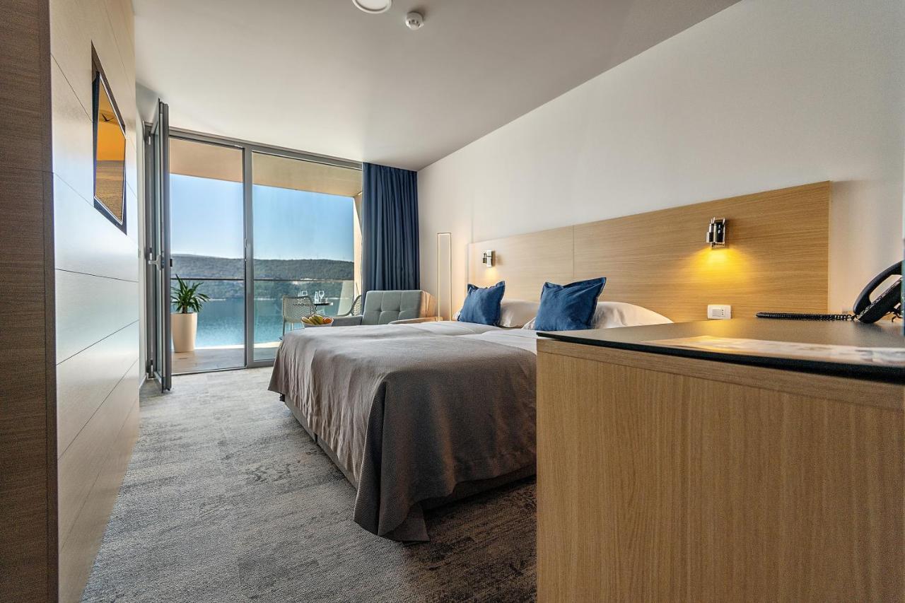 Deluxe Double or Twin Room Sea View,1092374112:JPEG