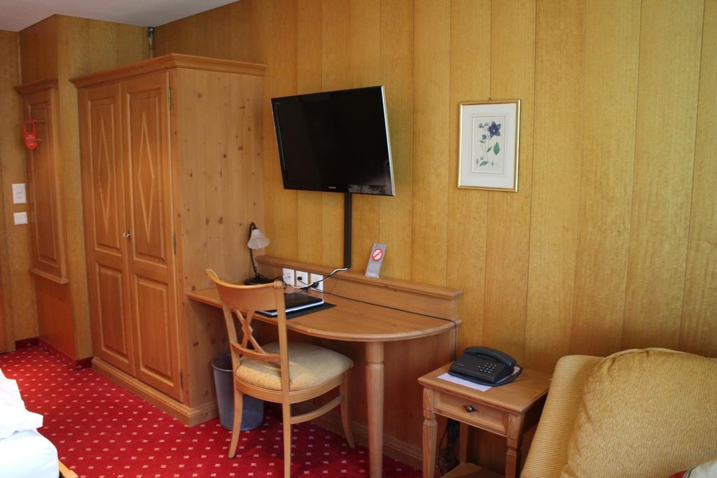 Budget Twin Room with no Mountain View