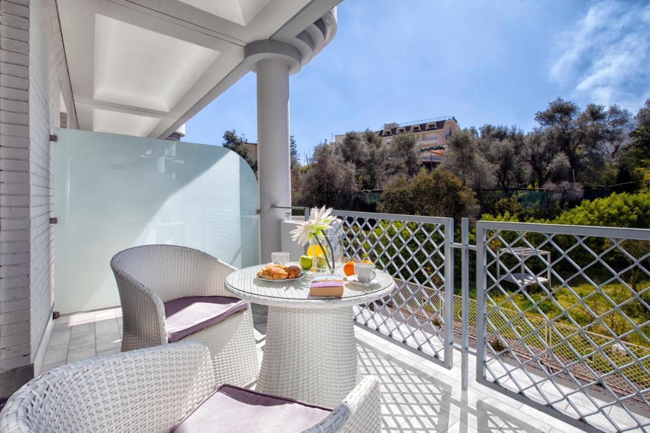 Standard Double or Twin Room Balcony