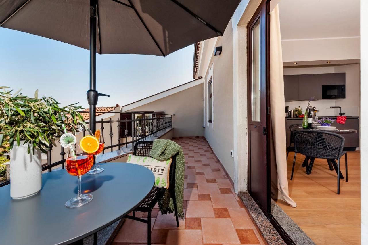 Studio Balcony
