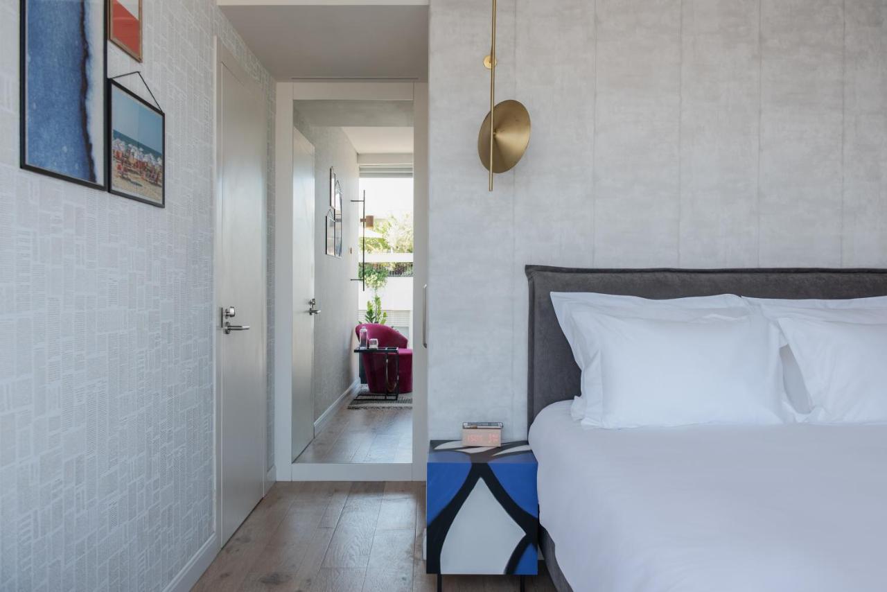 Deluxe Double Room Standing Balcony