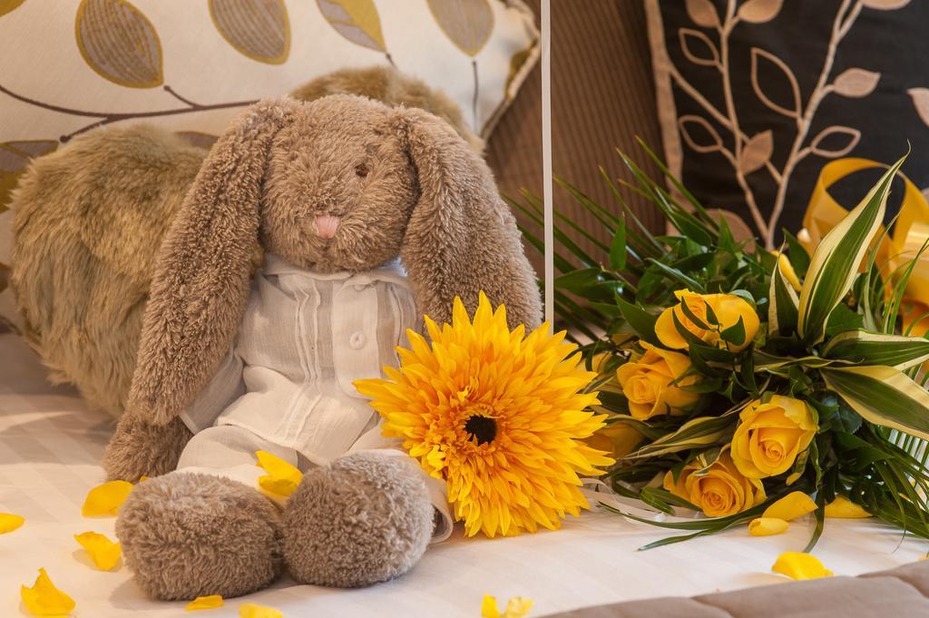 Camera Luxury con Letto a Baldacchino e Vasca da Bagno con Idromassaggio - Suite Honey