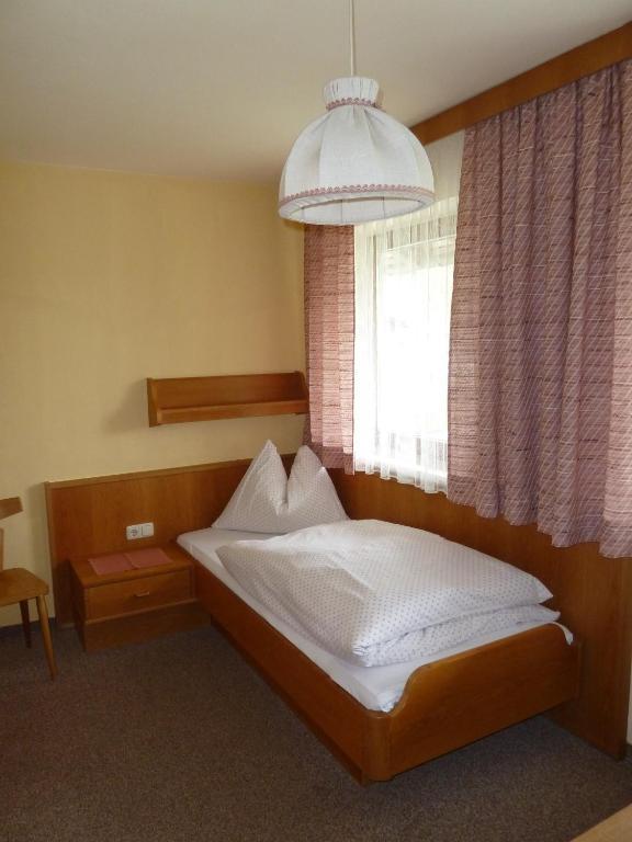 Single Room,1580547983:JPEG