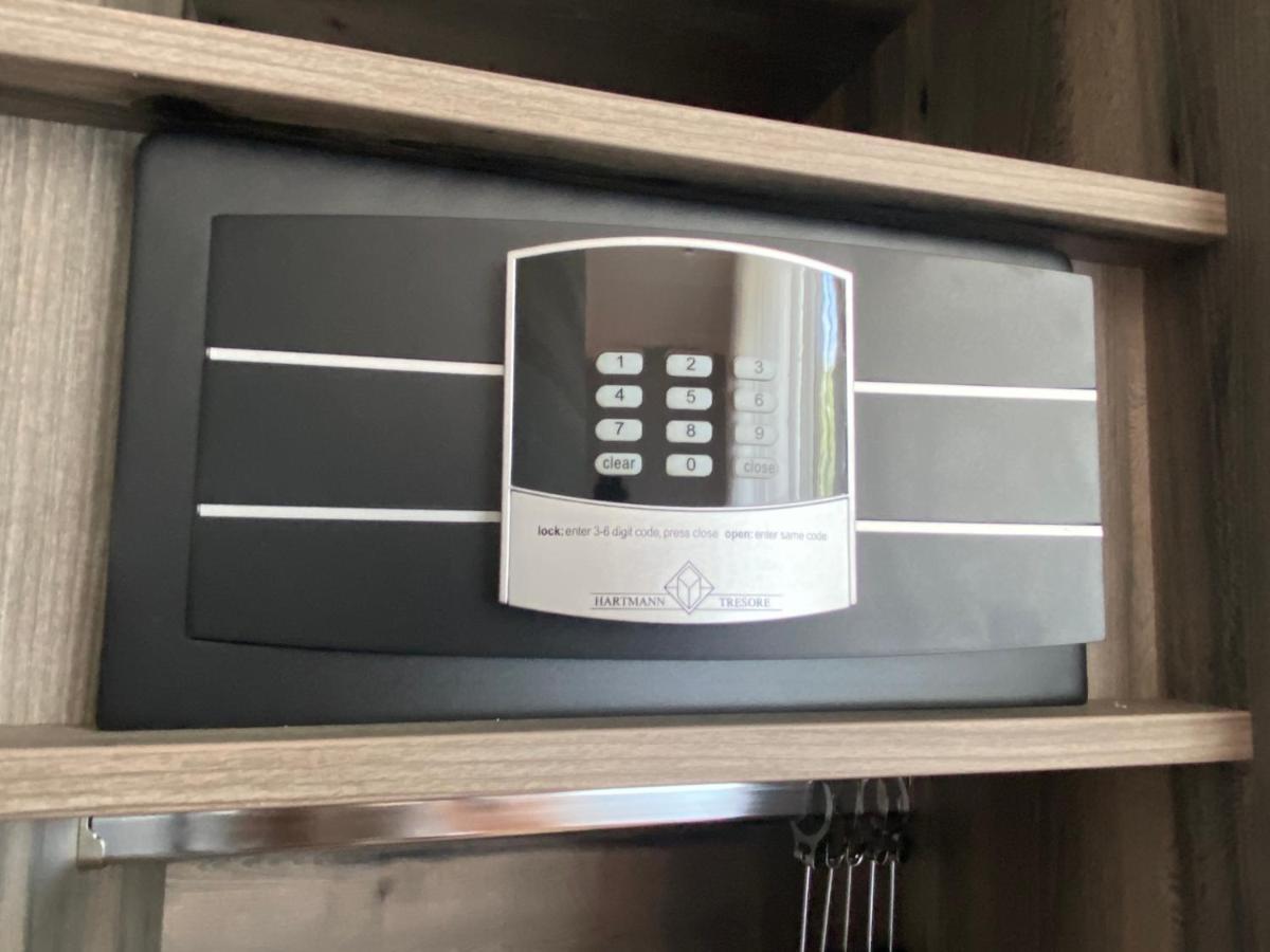 Double Room with Balcony,1145250958:JPEG