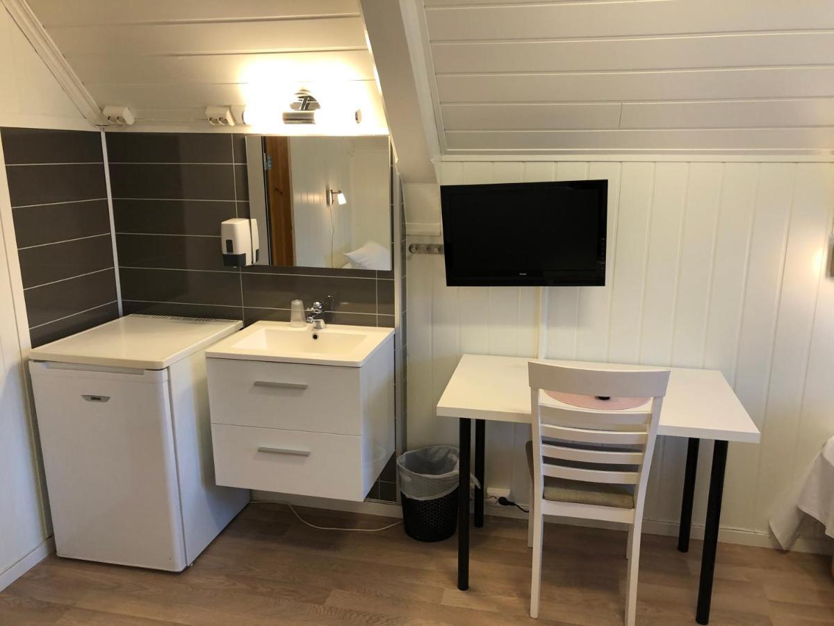 Doppelzimmer / Dreibettzimmer mit Gemeinschaftsbad
