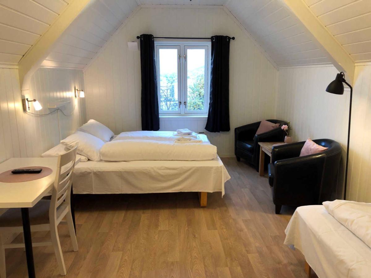 Double or Triple Room,1152753729:JPEG