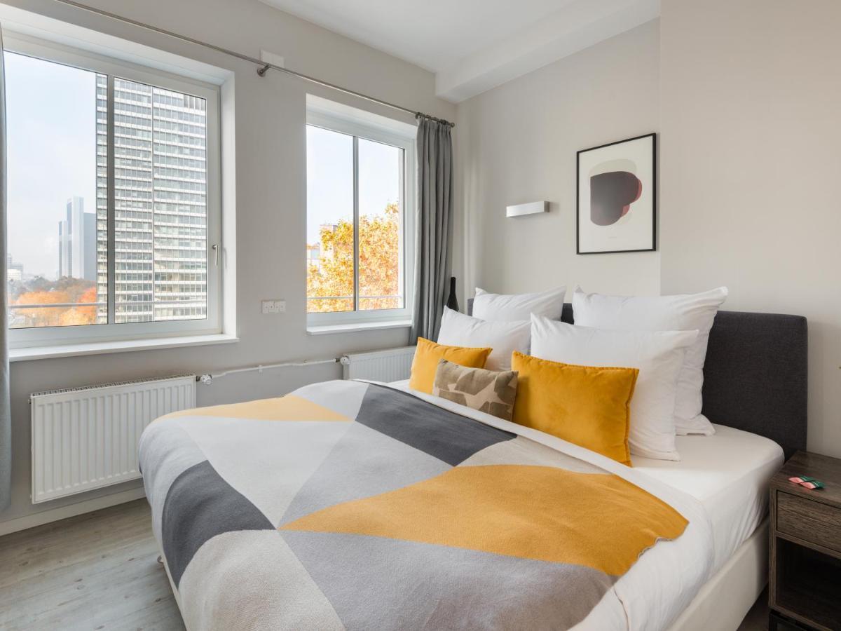 Apartamento de un dormitorio con balcón