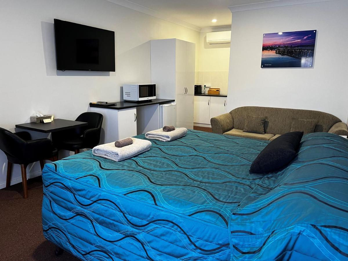 Executive Suite,1176647341:JPEG