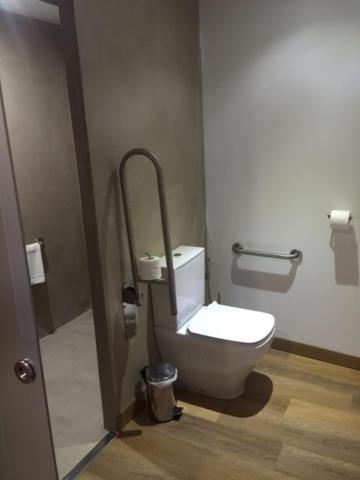 Superior Double Room Shower