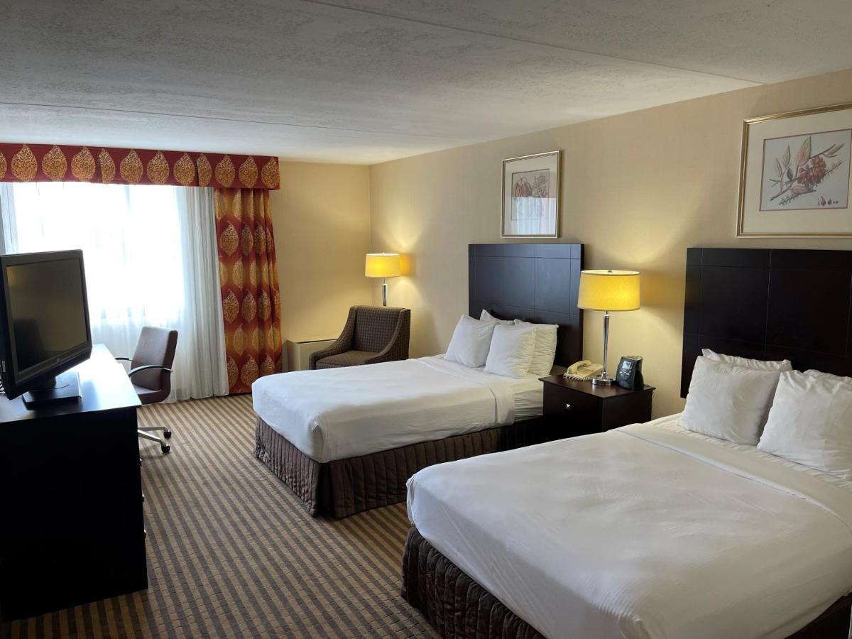Double Room Two Double Beds Courtyard View Non Smoking