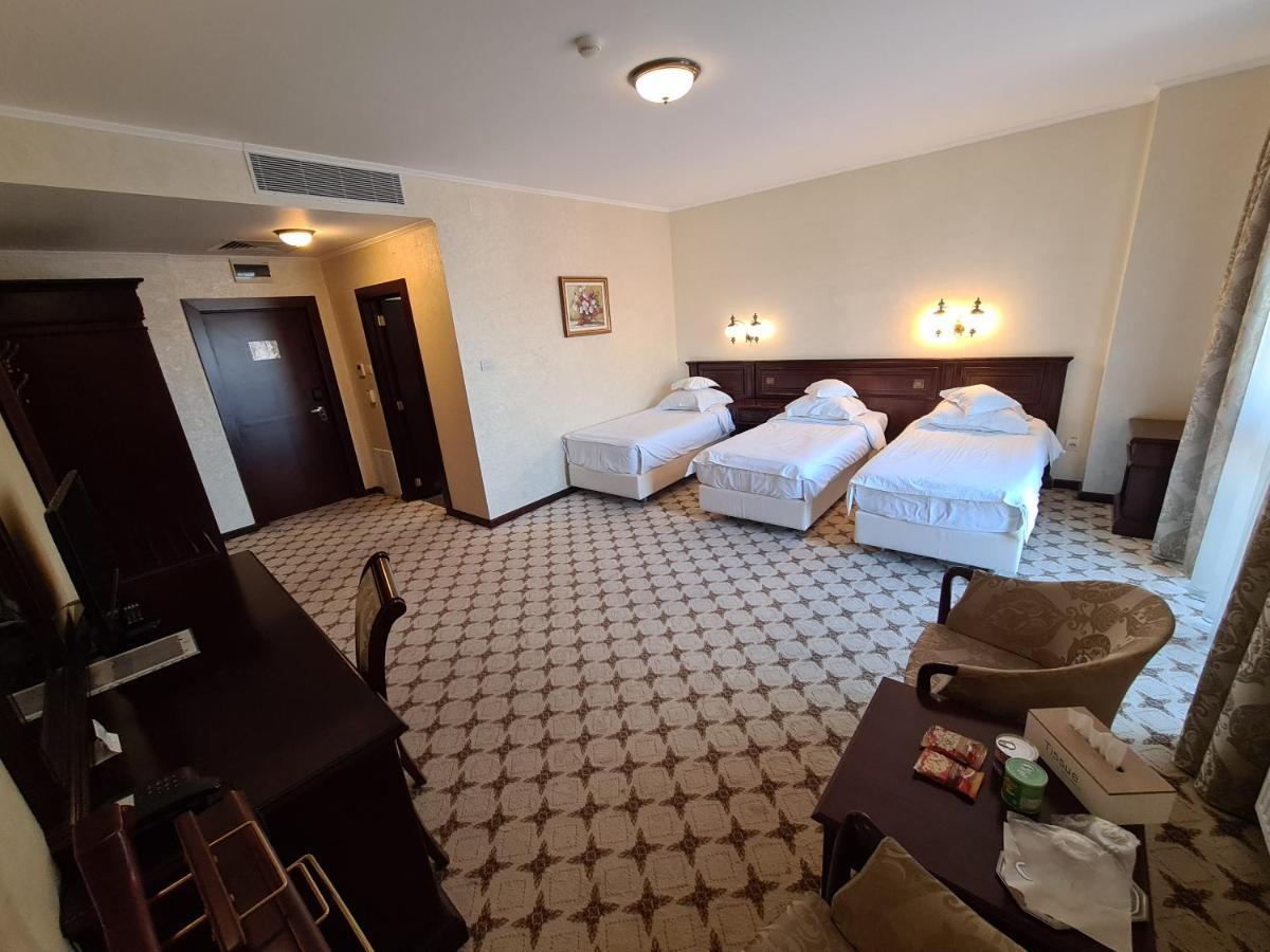 Habitación Triple con balcón