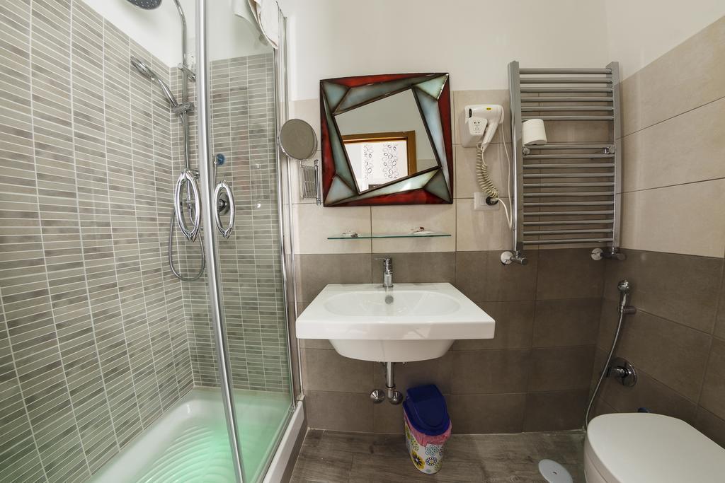 Habitación Doble con baño externo privado - 1 o 2 camas