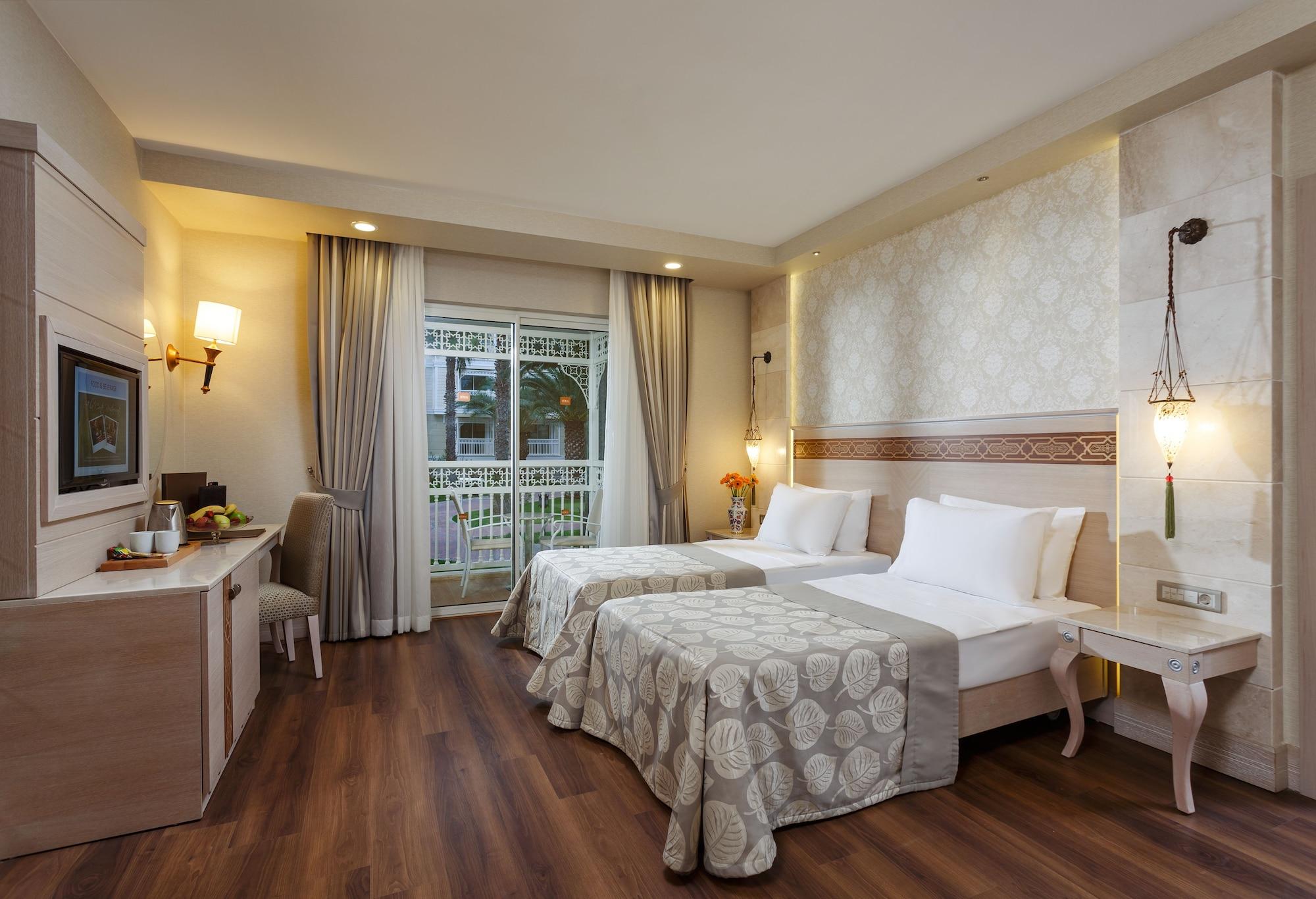 Deluxe Family Room
