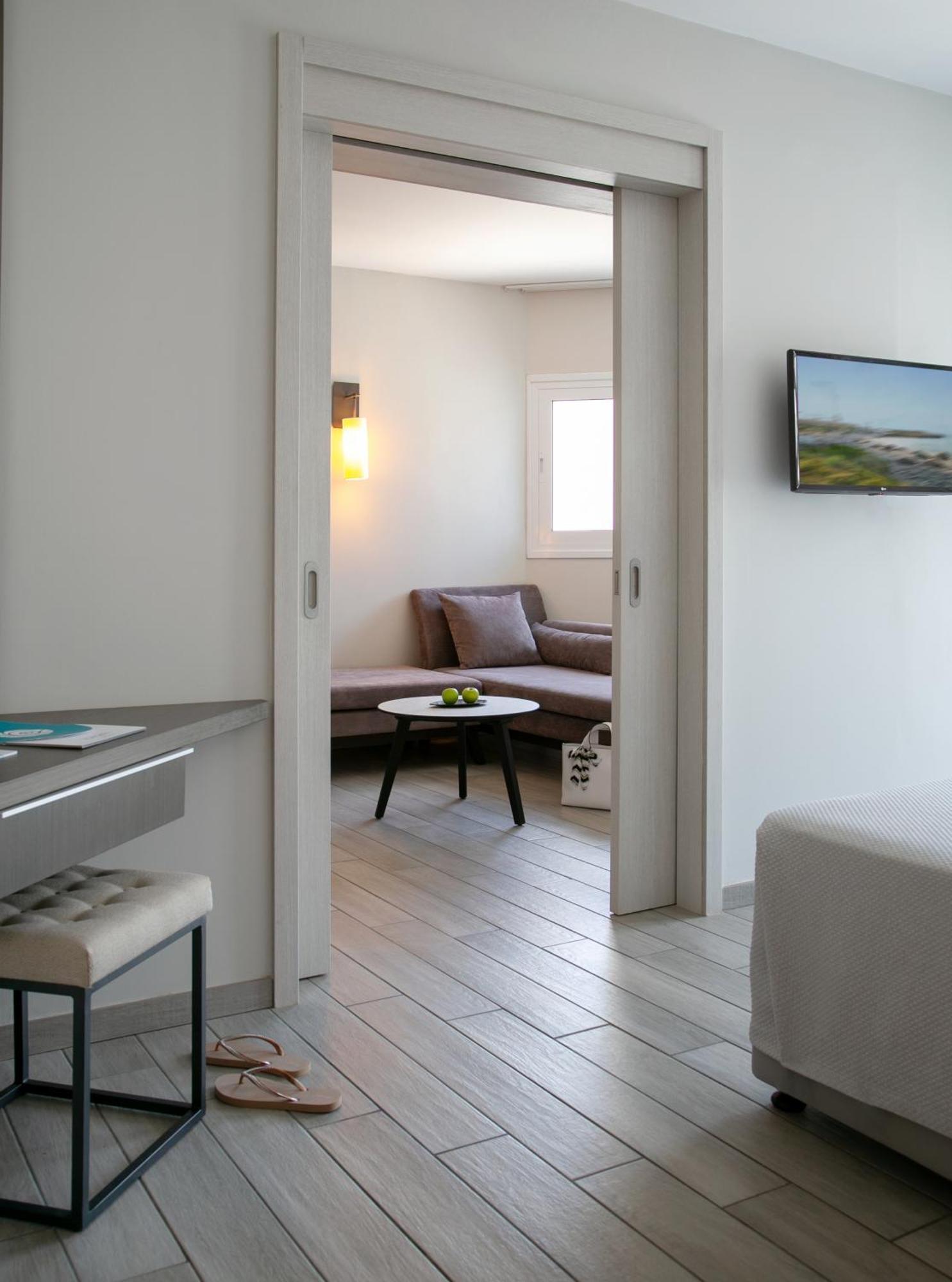 One Bedroom Suite - Inland View,1627932198:JPEG