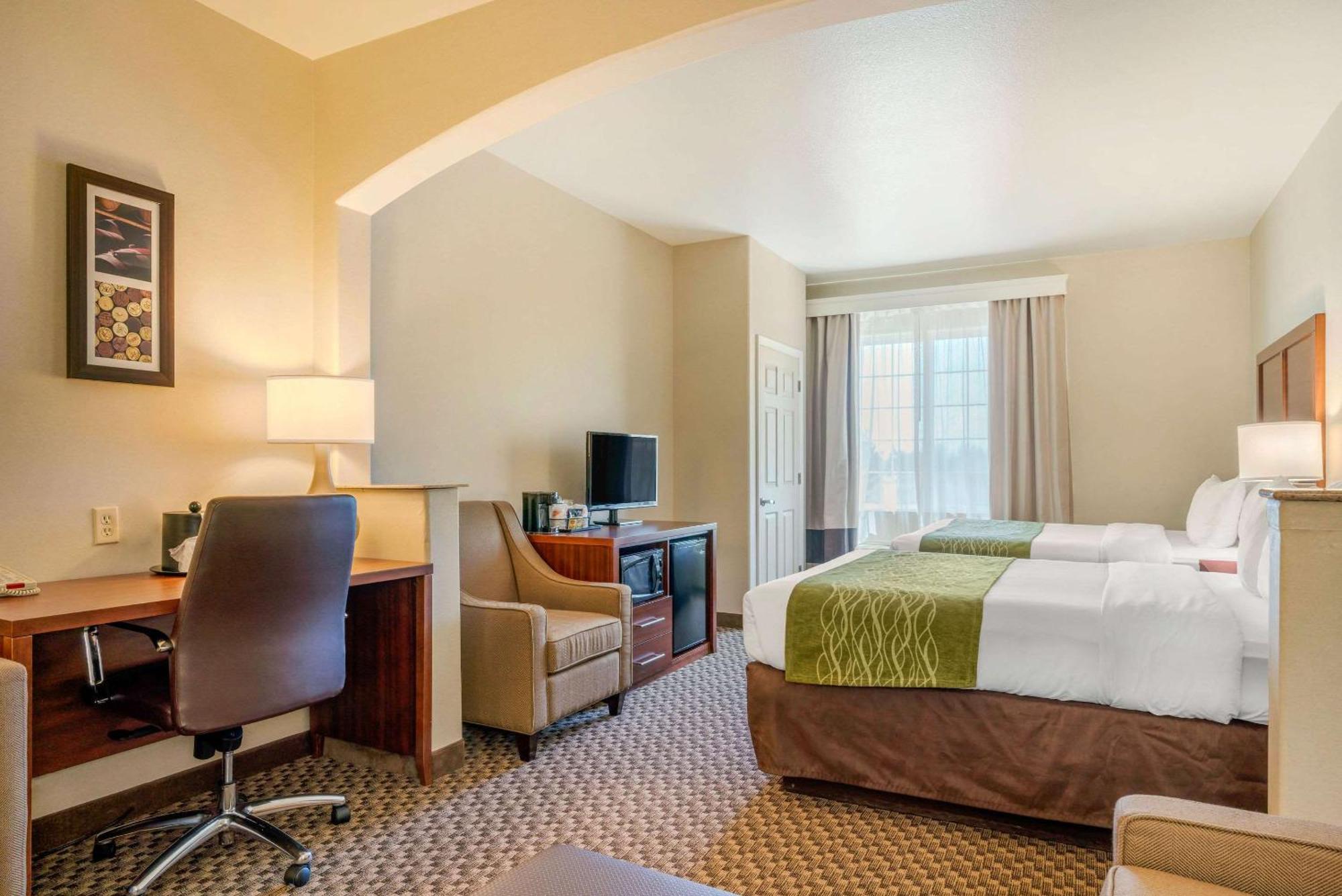Queen Suite Two Queen Beds Non-Smoking