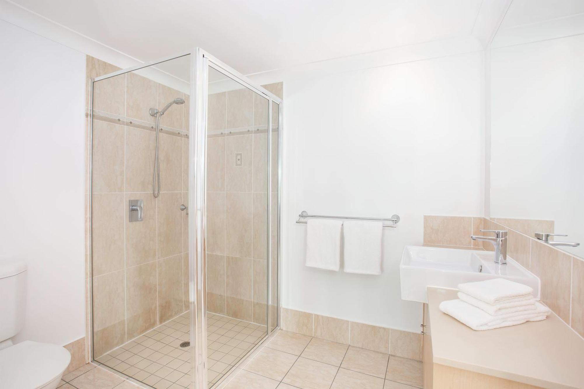 Spa Swim Out Room