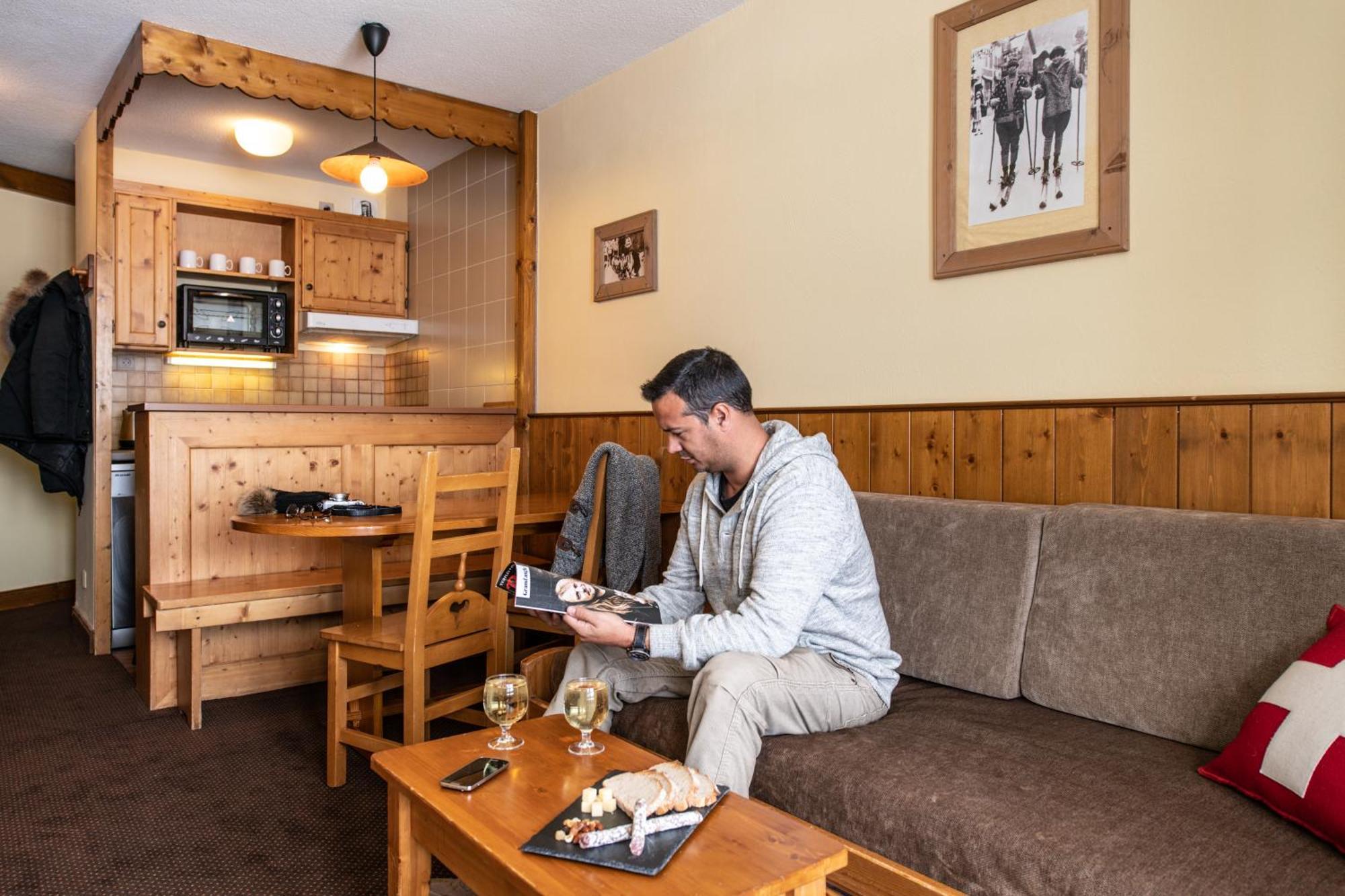 Priviledge One-Bedroom Apartment Cabin 4