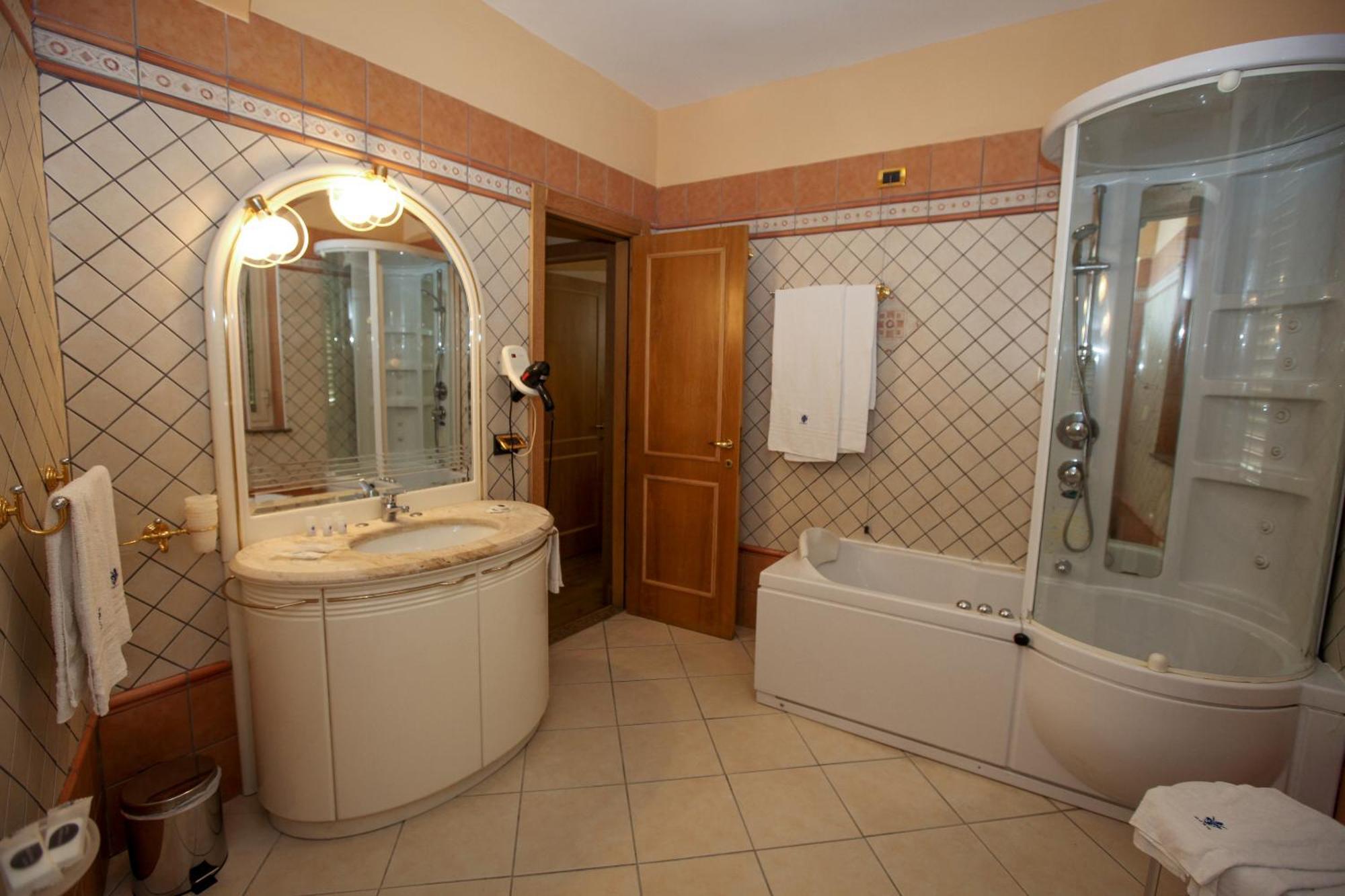 Suite Deluxe con bañera de hidromasaje
