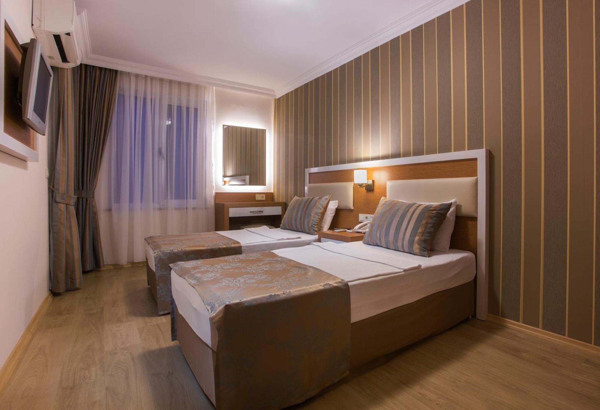 Standard Double or Twin Room,1281157396:JPEG