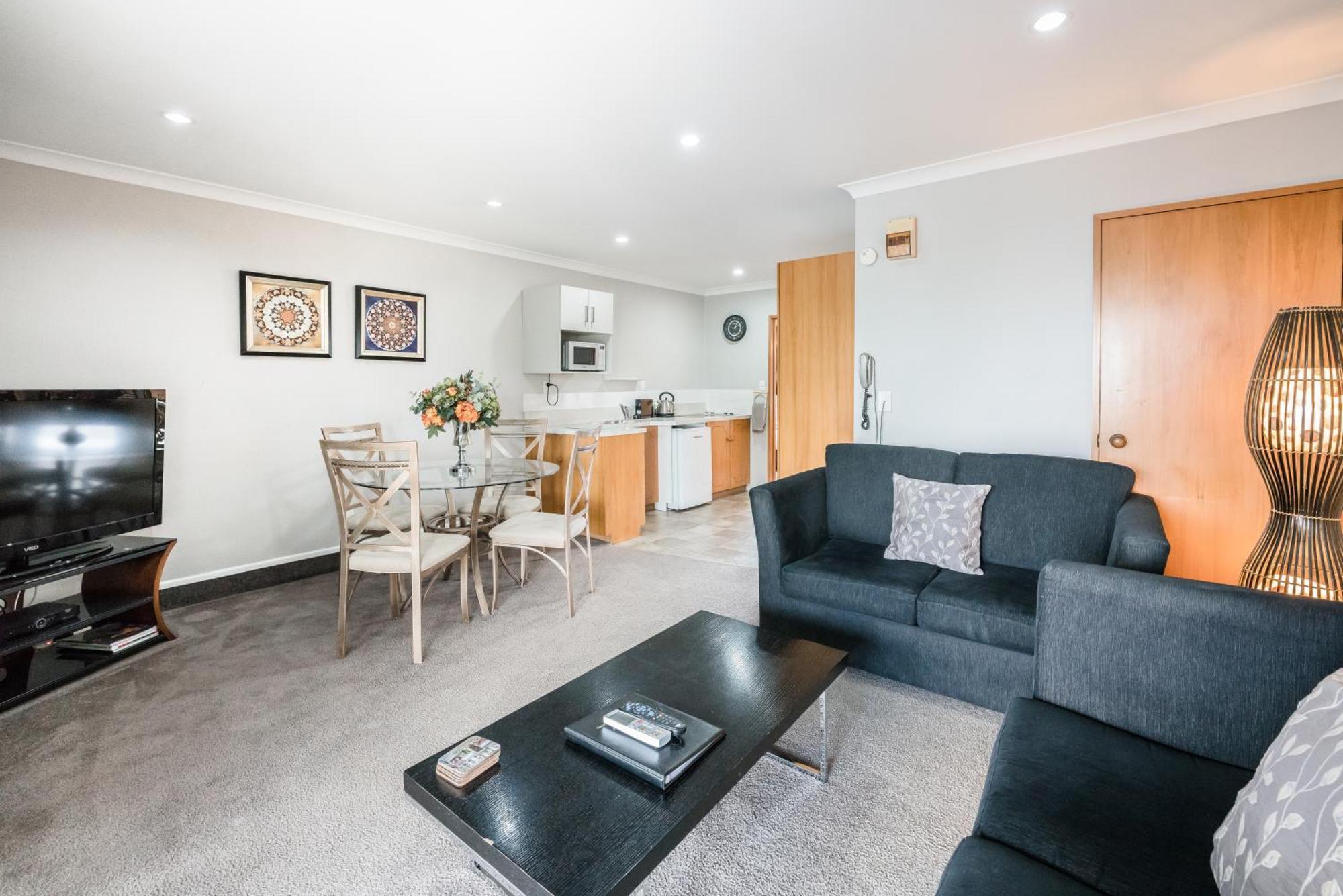 Deluxe Family Room