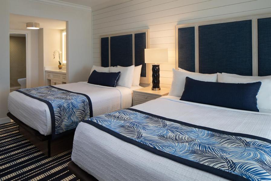 Suite de 2 habitaciones con cama extragrande y vistas al golfo