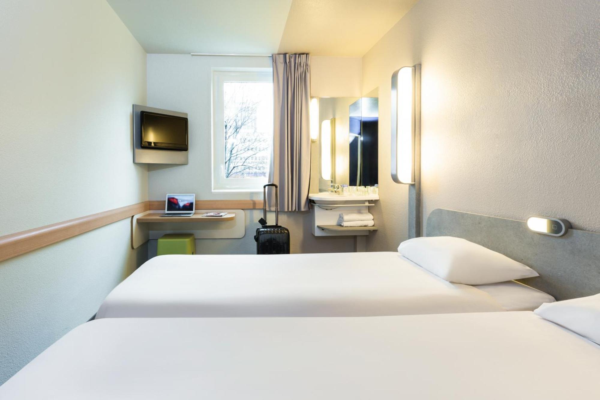 Twin Room,1730018757:JPEG