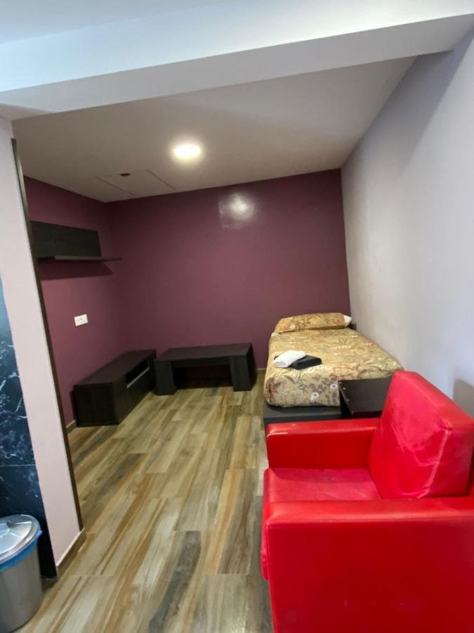 Double or Twin Room Private Bathroom