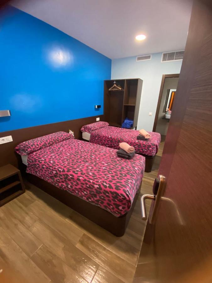 Double or Twin Room Private Bathroom