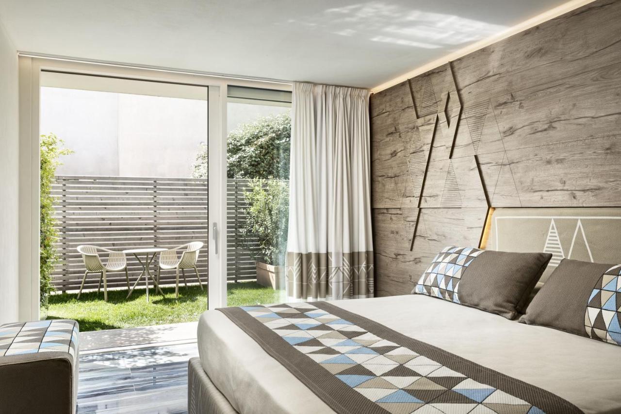 Doppel-/Zweibettzimmer mit Gartenblick