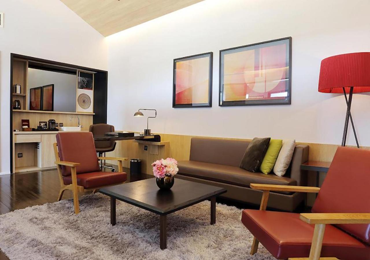 Midori Suite