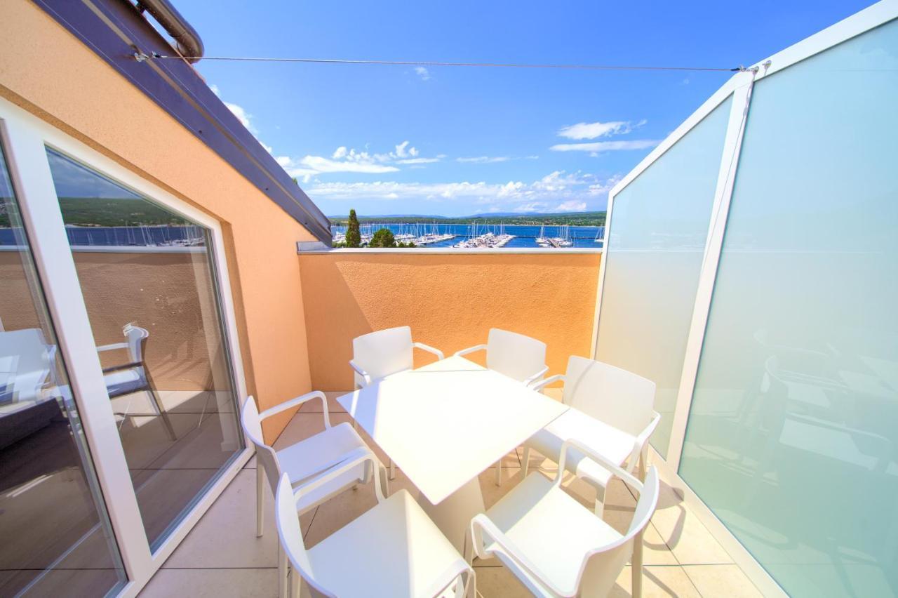 Suite Sea View Attic