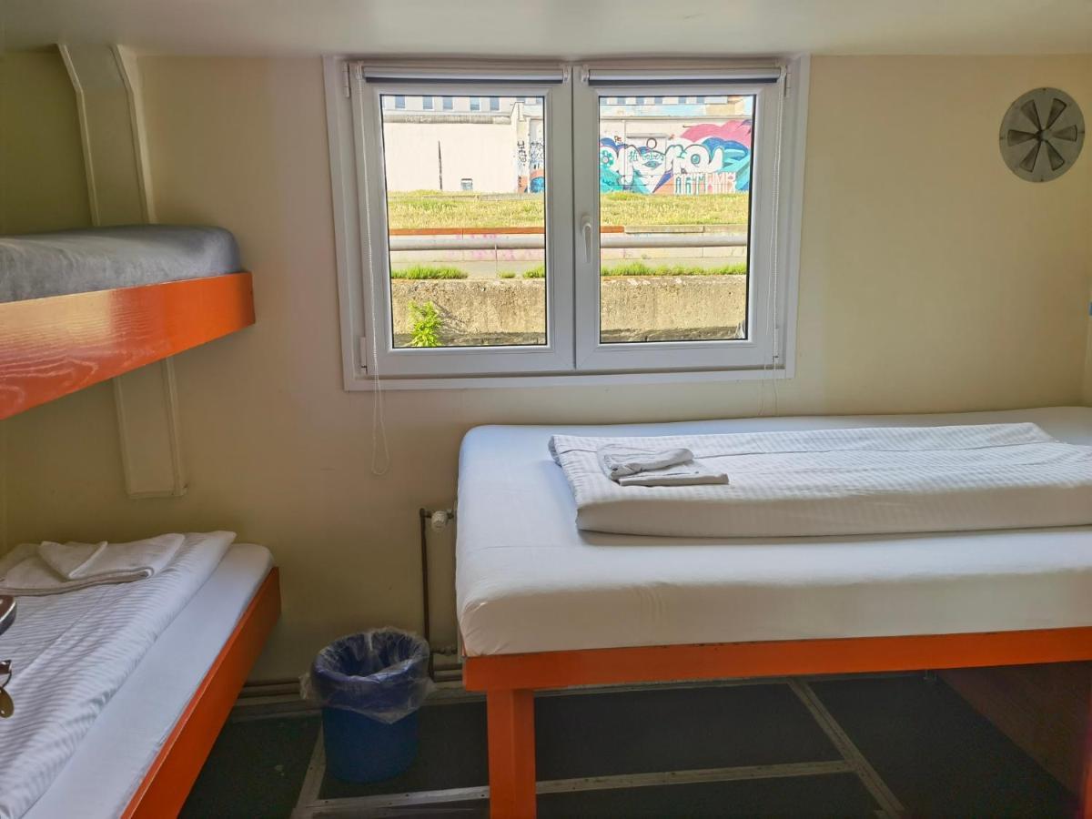 Shipotel Western Triple Cabin