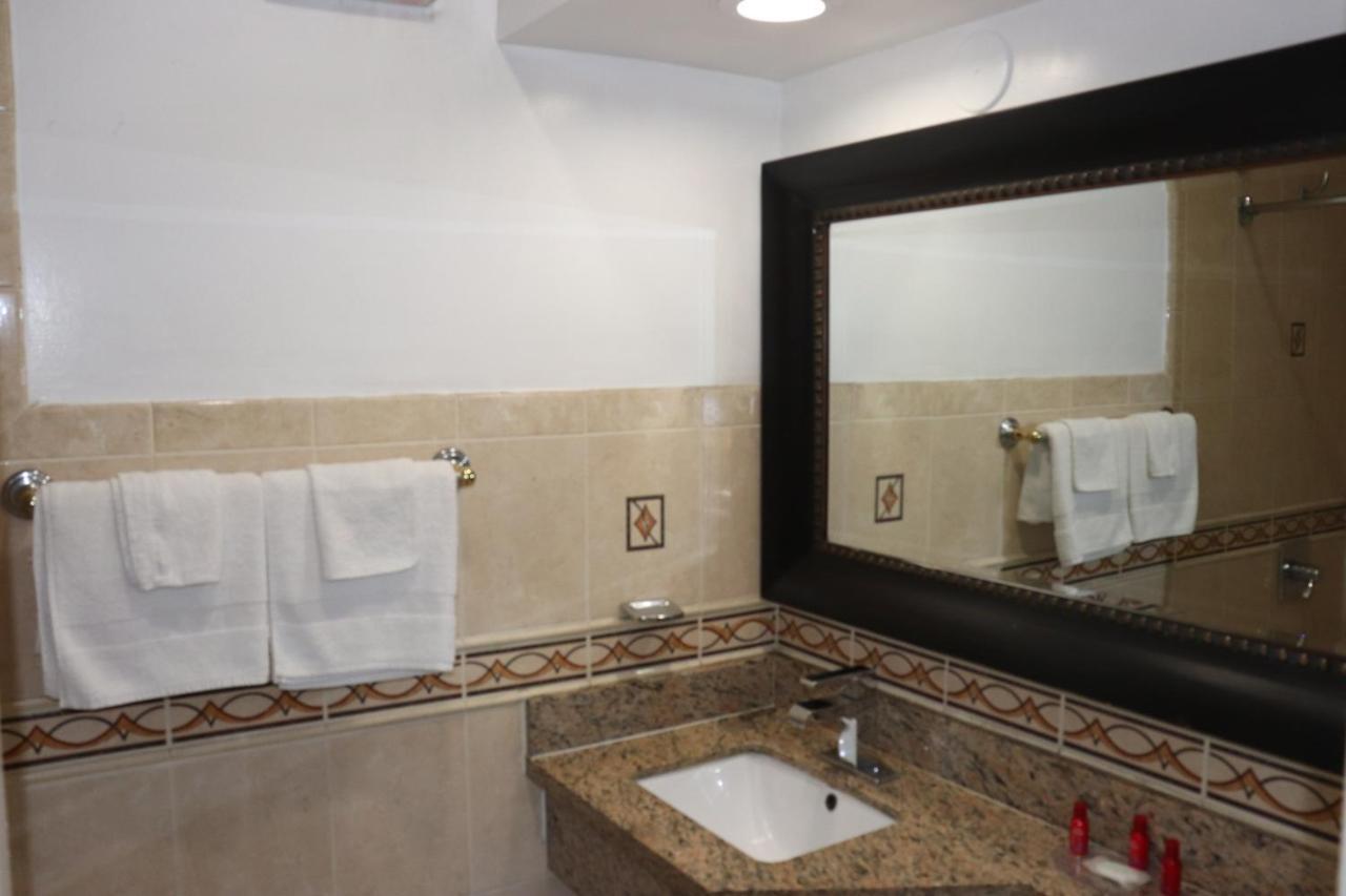 King Room,1252789930:JPEG