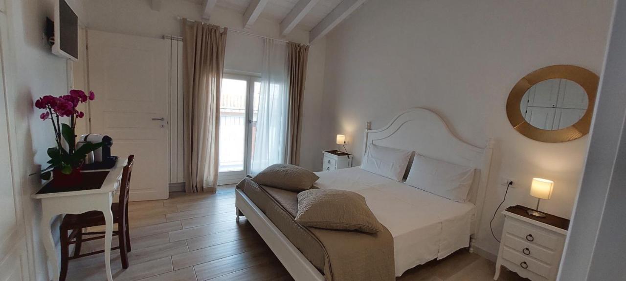 Deluxe Room,1253916967:JPEG