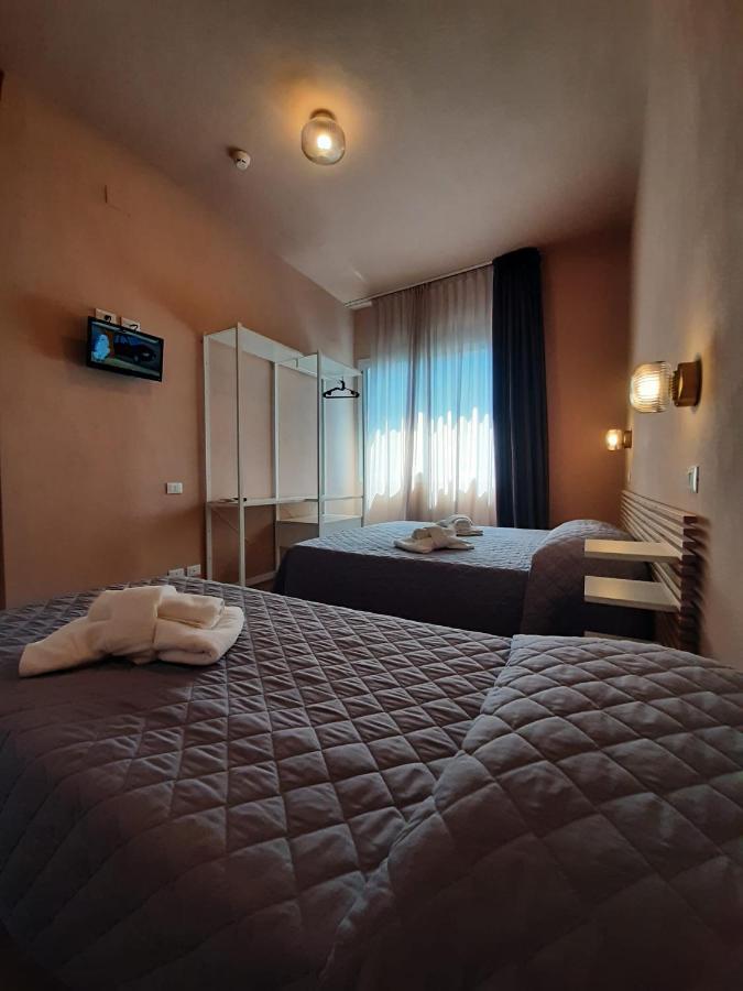 Triple Room,1259184811:JPEG