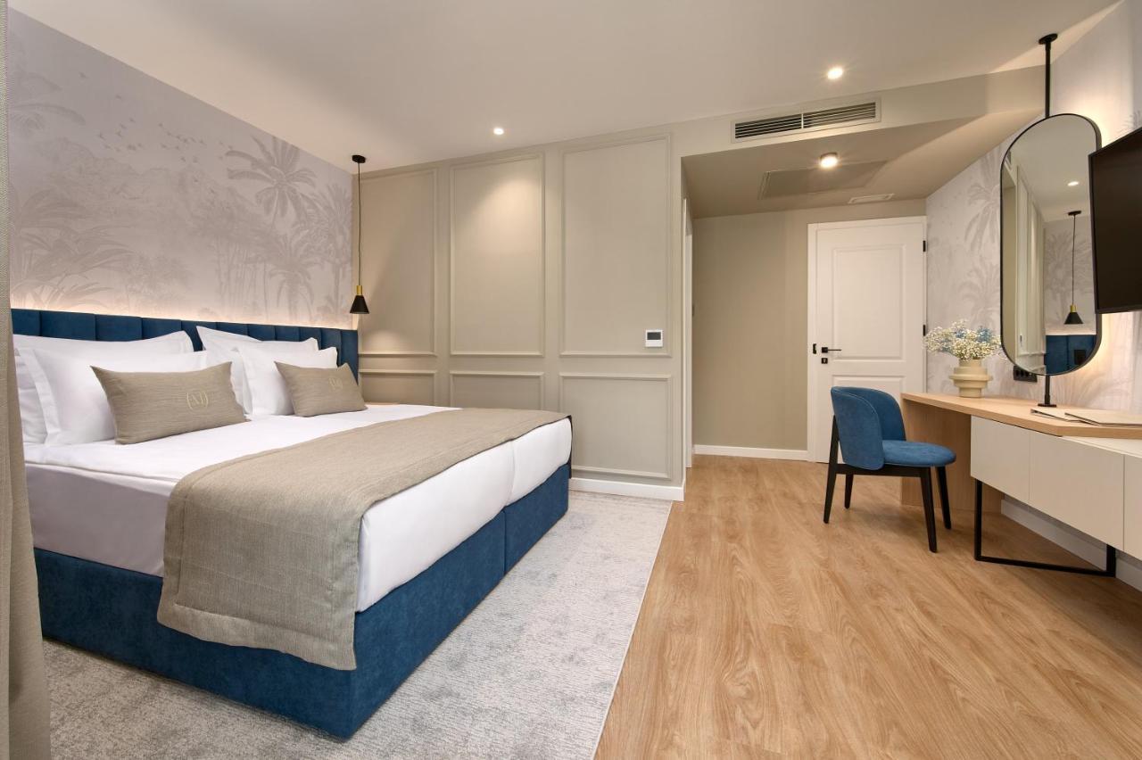 Premium Double or Twin Room with Balcony and Park View