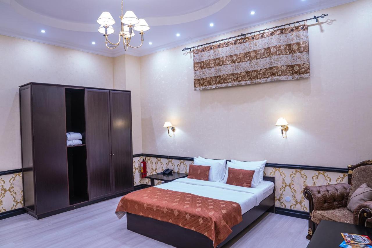 Standard Queen Room