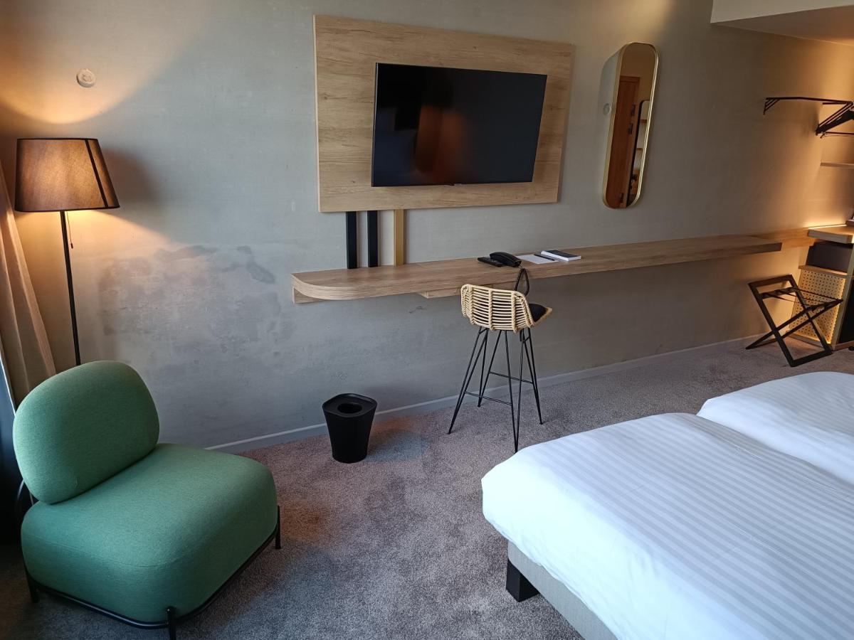 Standard Room 2 Single Beds