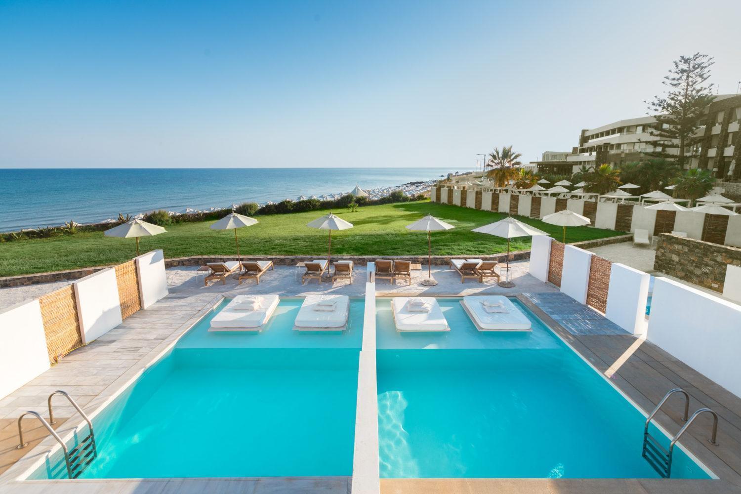 Pool Cool Room Shared Pool & Sea View