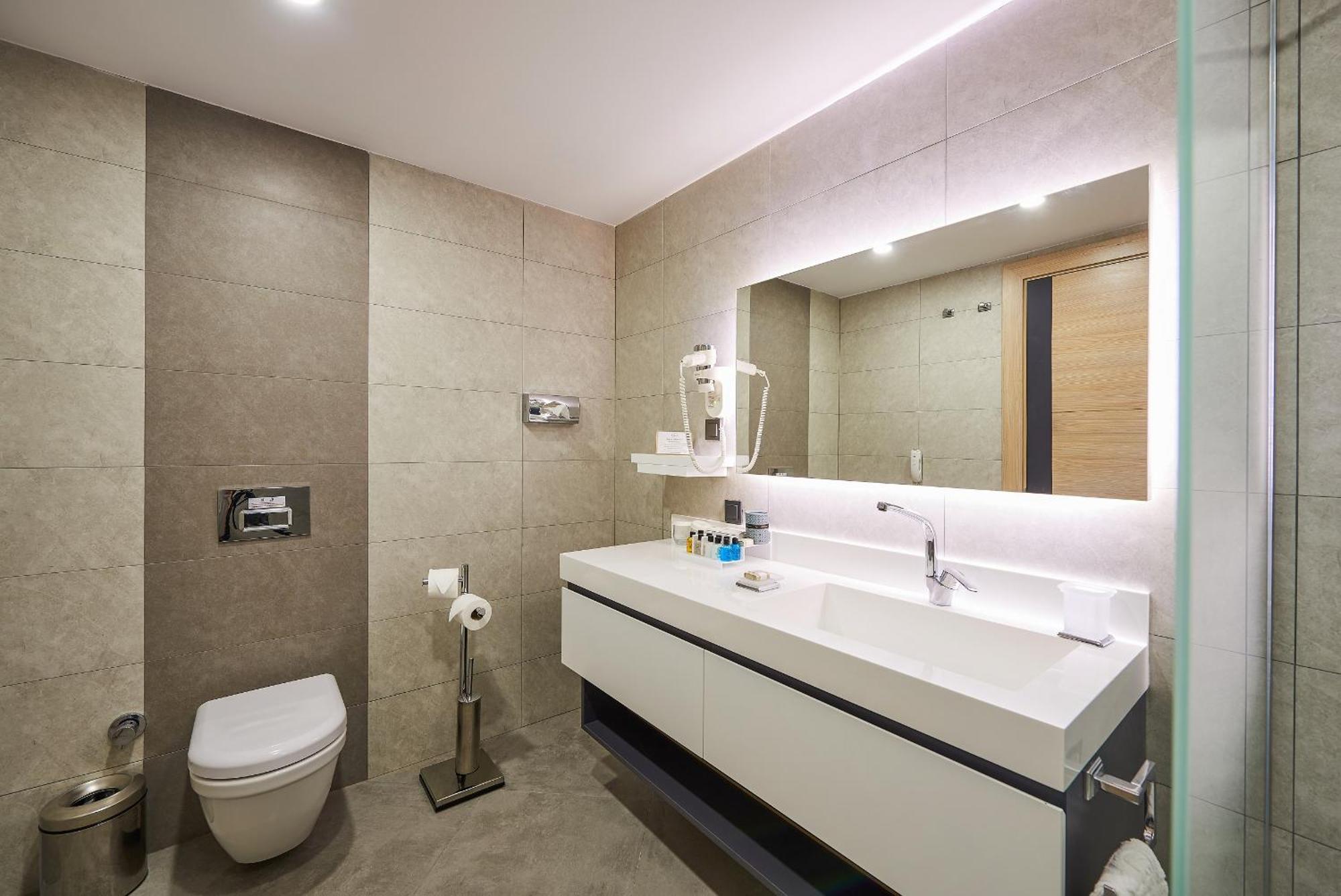 Ocean Suite with Direct Sea View,1438531909:JPEG