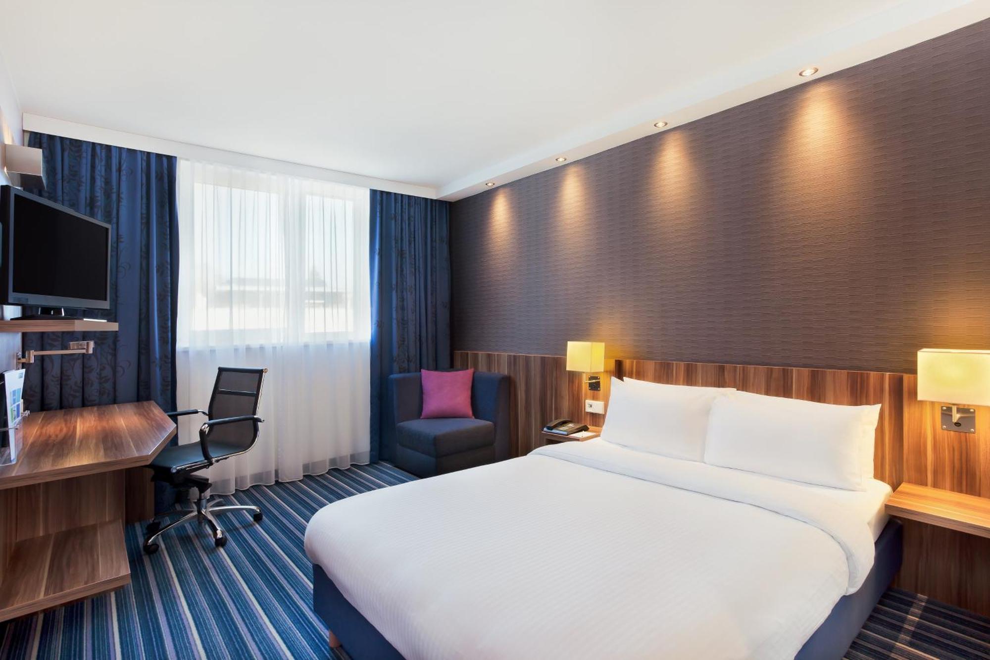 Standard Room,1277087260:JPEG