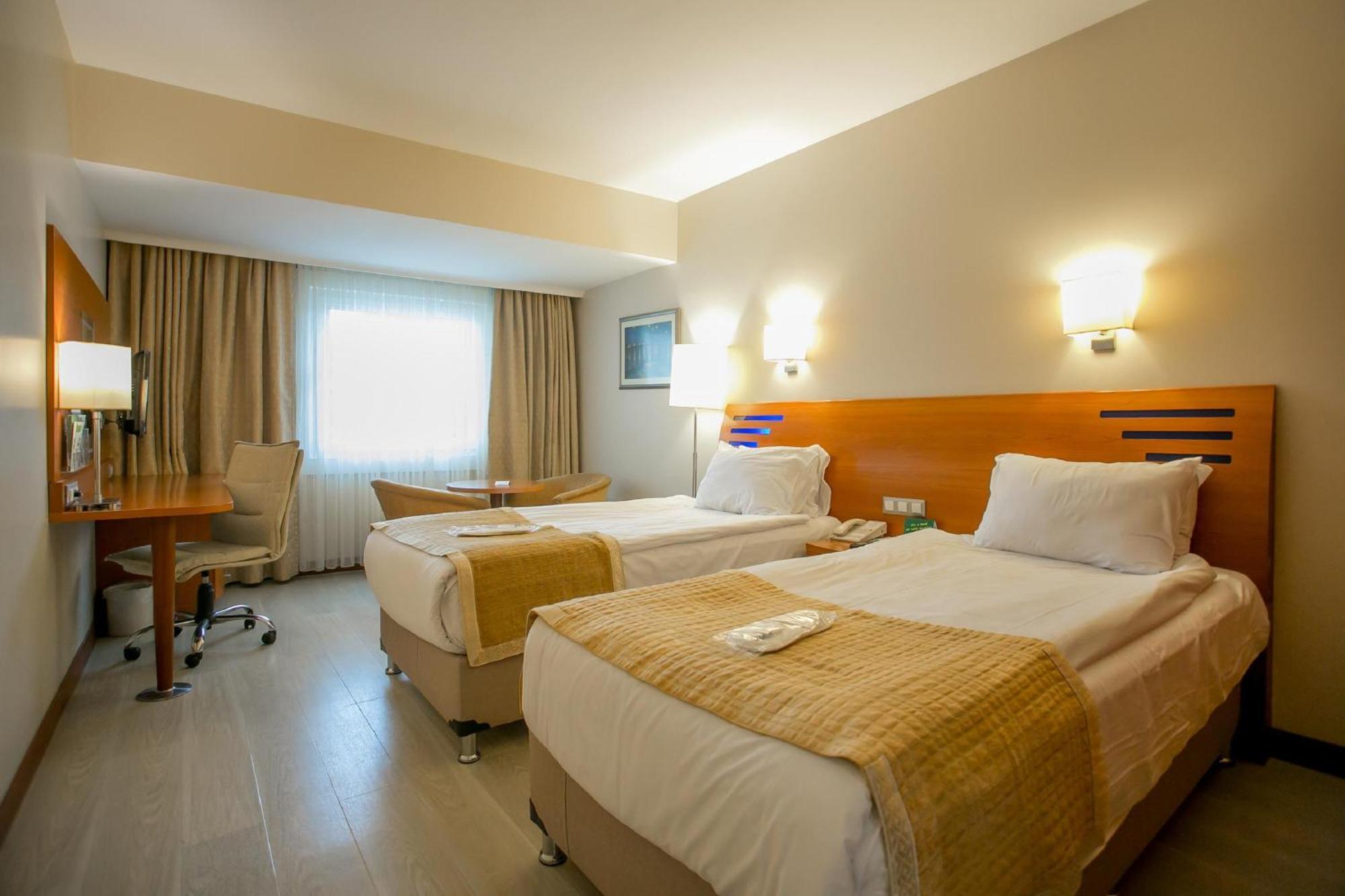 Standard Twin Room,1352537020:JPEG
